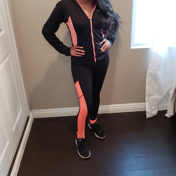 $10 1SIZE MEDIUM LEFT!!!!Cute jogging outfit - Picture 2 of 2